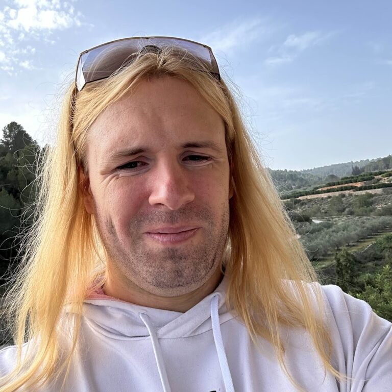 Shane Harris profile pic